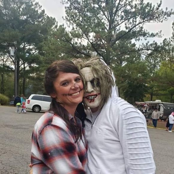 Meet your Posher, Tabitha - Picture 1 of 1